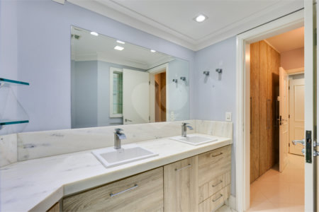 Apartamento à venda com 4 quartos, sendo 3 suítes, em Granja Julieta, São Paulo, SP
