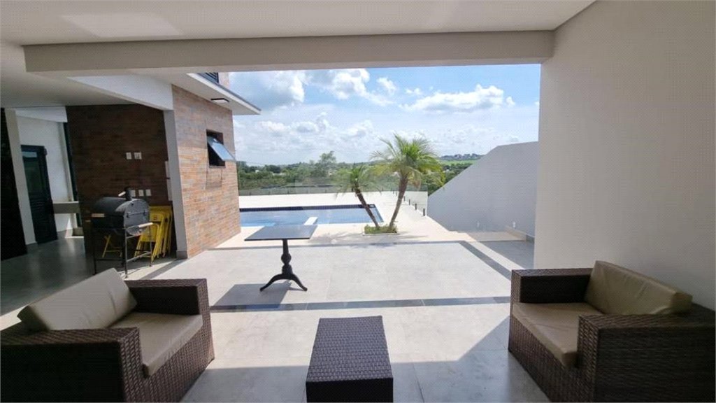 Casa à venda com 3 suítes no condomínio Portal dos Bandeirantes, Salto - SP