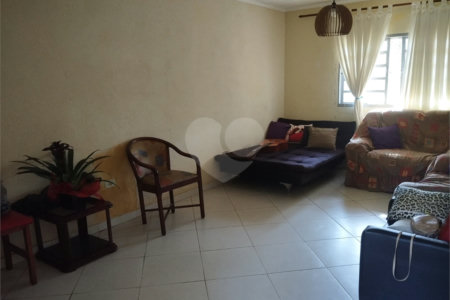 Chácara à venda com 6 quartos, sendo 1 suíte,  no Centro, Biritiba-mirim, SP