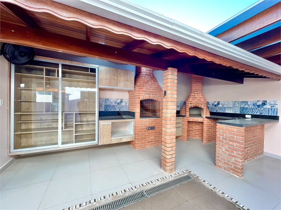 Casa à venda com 3 quartos, sendo 1 suíte, no condomínio Residencial Villa Flora, Votorantim - SP