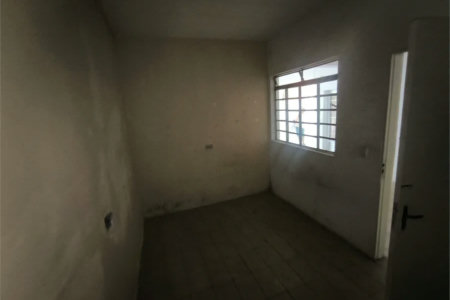 Casa à venda com 3 quartos em Jardim das Esmeraldas, São Paulo, SP