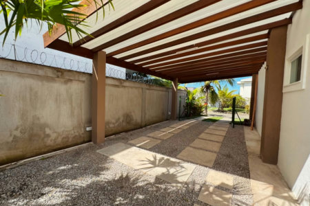 Casa para alugar com 3 suítes, no condomínio Outeiro São Francisco, Porto Seguro - BA