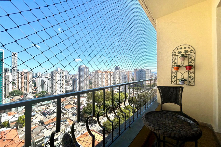 Apartamento à venda com 3 suítes em Tatuapé, São Paulo, SP