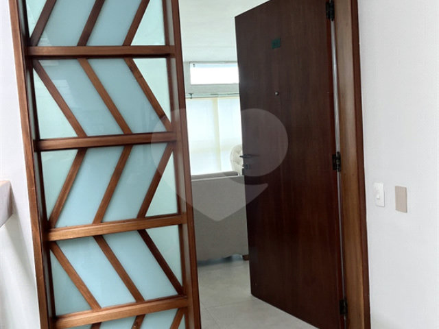 Apartamento à venda ou para alugar com 3 quartos, sendo 1 suíte,  em Enseada, Guarujá, SP