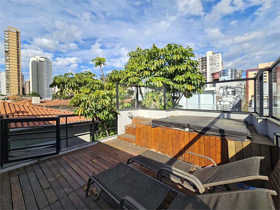 Casa de Vila à venda com 3 suítes em Vila Nova Conceição, São Paulo, SP