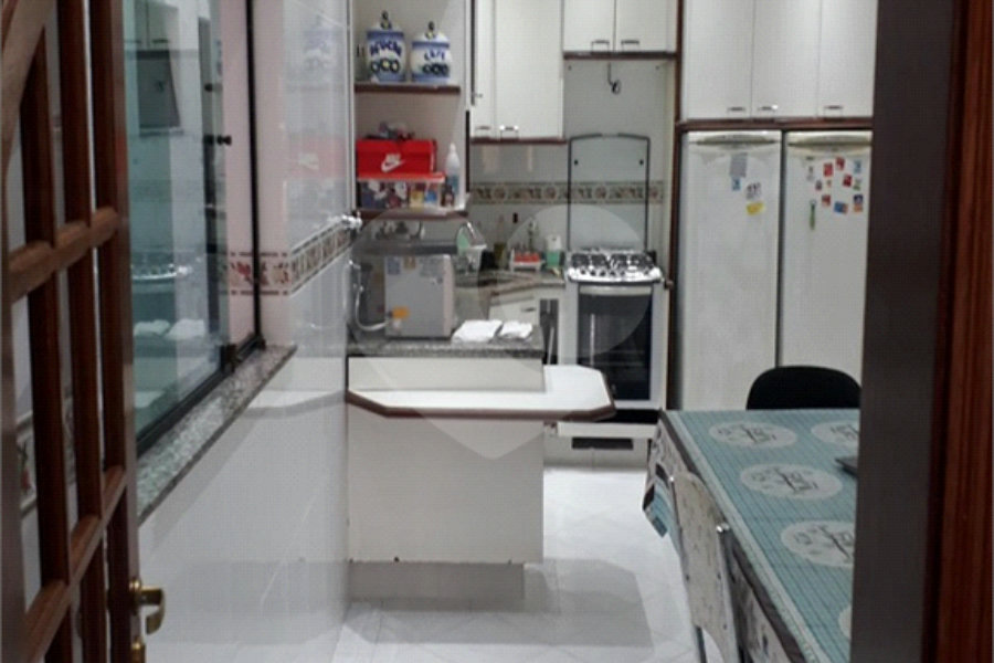 Sobrado à venda com 4 quartos, sendo 3 suítes,  em Vila Mazzei, São Paulo, SP