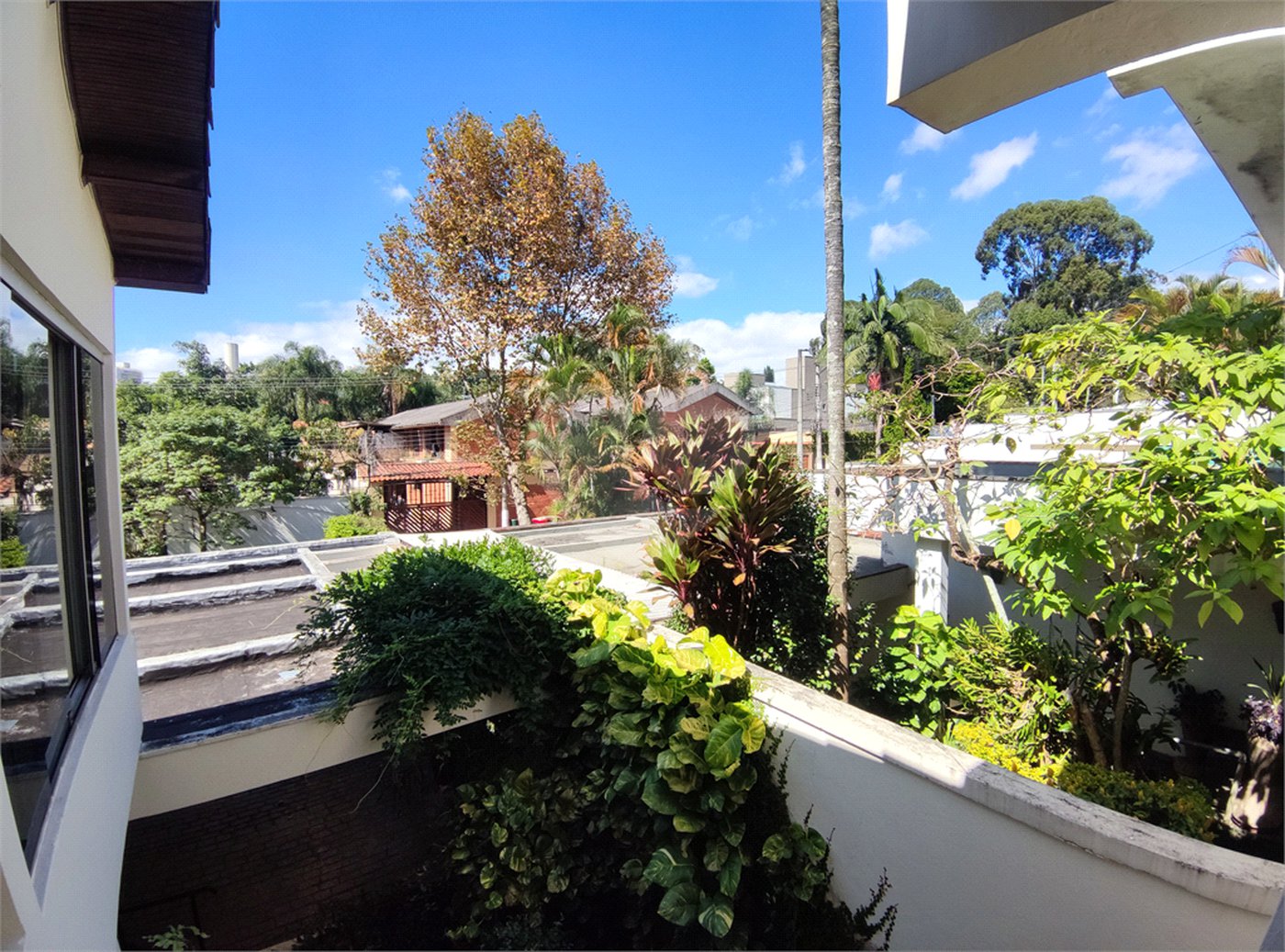 Sobrado à venda com 4 quartos, sendo 2 suítes, em Chácara Monte Alegre, São Paulo, SP