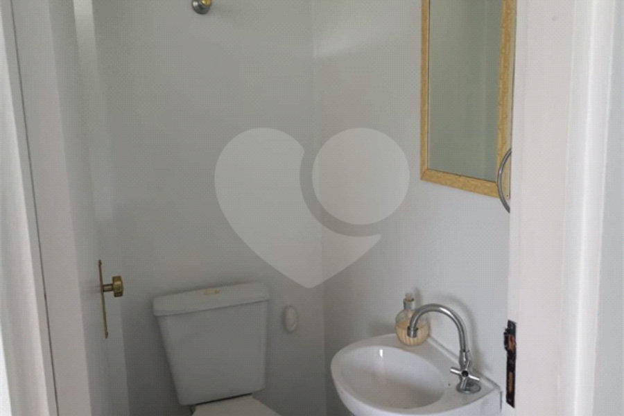Casa à venda com 3 quartos, sendo 1 suíte, no condomínio Village St. Louis, São Paulo - SP