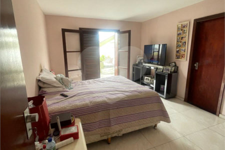 Sobrado à venda com 3 quartos, sendo 1 suíte,  em Jardim Armênia, Mogi das Cruzes, SP