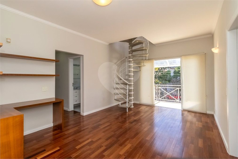 Casa à venda com 4 quartos, sendo 2 suítes, no condomínio Stephanie, São Paulo - SP