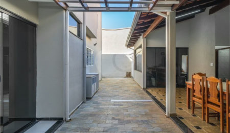 Casa à venda com 3 quartos, sendo 1 suíte,  em Jardim Priscila, São João da Boa Vista, SP