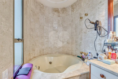 Apartamento à venda com 4 quartos, sendo 2 suítes, em Brooklin, São Paulo, SP