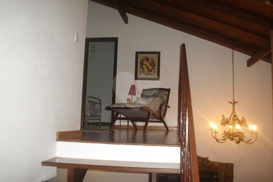 Casa à venda com 3 quartos, sendo 2 suítes, no condomínio residencial Cantareira-pque Petropolis, Mairiporã - SP