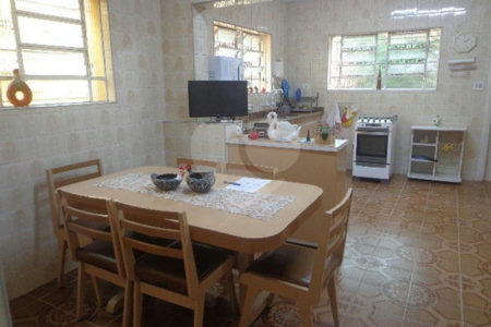 Sobrado à venda com 3 quartos, sendo 2 suítes, em Indianópolis, São Paulo, SP