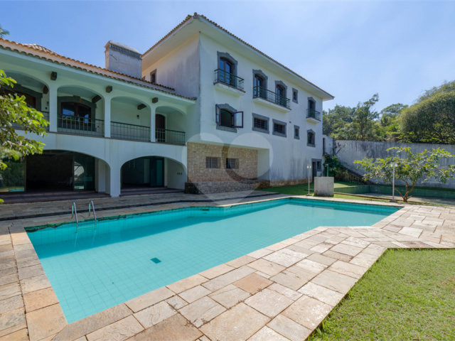 Casa à venda com 5 suítes no condomínio Chácara Flora, São Paulo - SP