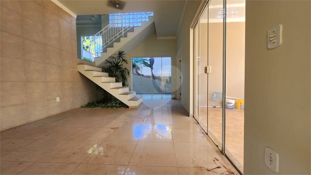 Sobrado para alugar com 3 quartos, sendo 1 suíte, em Altos do Jaraguá, Araraquara, SP