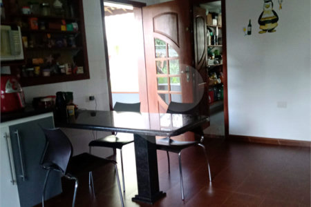 Casa de Vila à venda com 4 suítes em Guarapiranga, São Paulo, SP