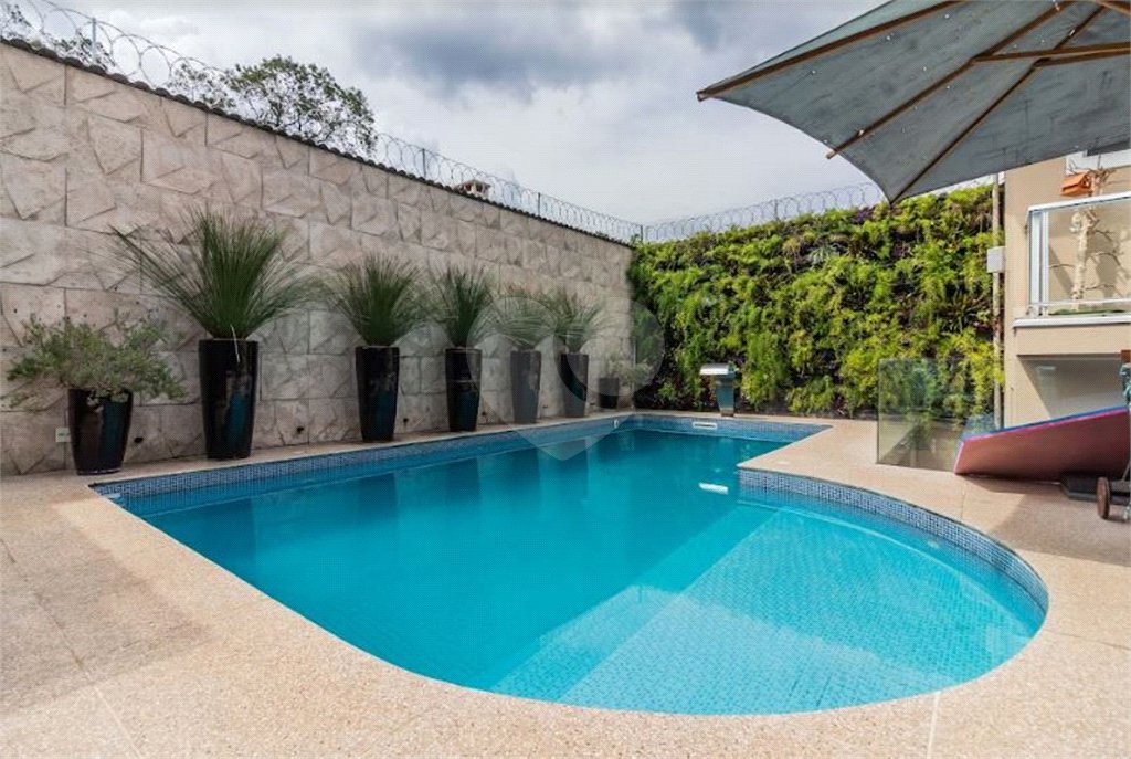 Casa à venda com 4 suítes em Horto, São Paulo, SP