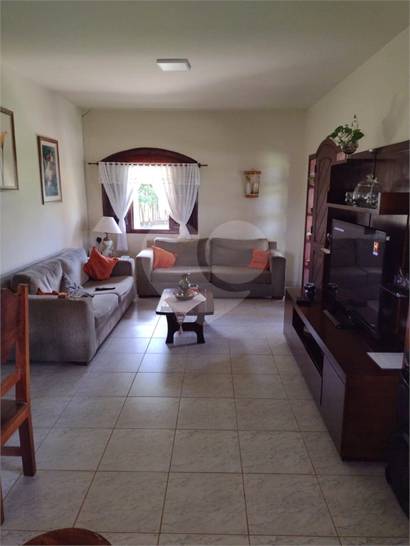 Sítio à venda com 4 quartos no Centro, Araçoiaba da Serra, SP