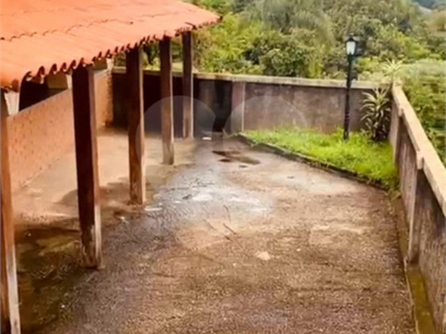 Sobrado à venda com 3 suítes em Barreiro, Mairiporã, SP
