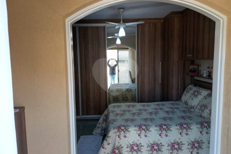 Casa à venda com 3 quartos, sendo 2 suítes, em Vila Flávio, Mogi das Cruzes, SP