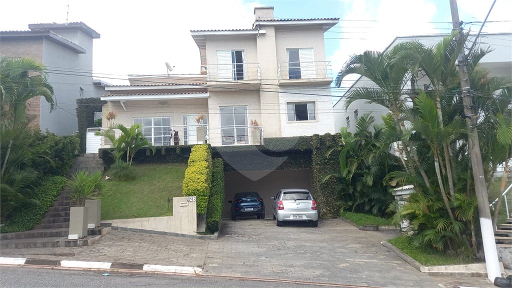 Casa à venda com 3 quartos, sendo 2 suítes, em Jardim Imperial Hills III, Arujá, SP