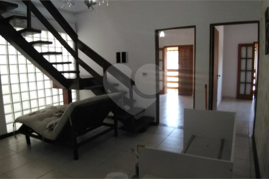 Casa à venda com 4 quartos, sendo 2 suítes, em Barreiro, Mairiporã, SP
