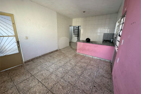 Sobrado à venda com 3 quartos em Vila Maciel, Itapetininga, SP