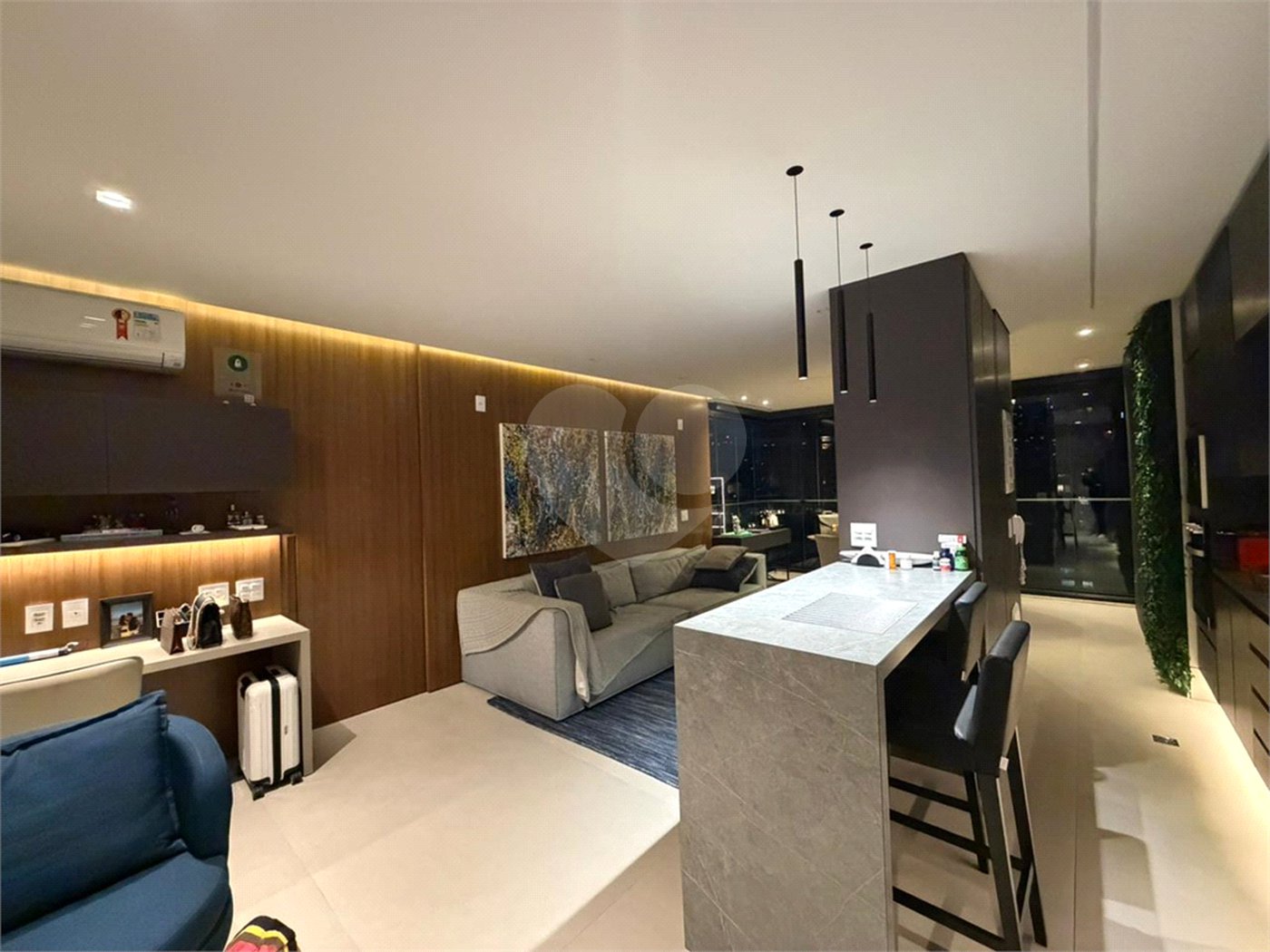 Apartamento à venda com 4 quartos, sendo 1 suíte, em Cerqueira César, São Paulo, SP