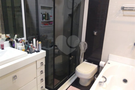 Casa à venda com 3 quartos, sendo 1 suíte,  no condomínio Conselheiro Ferraz, Rio de Janeiro - RJ