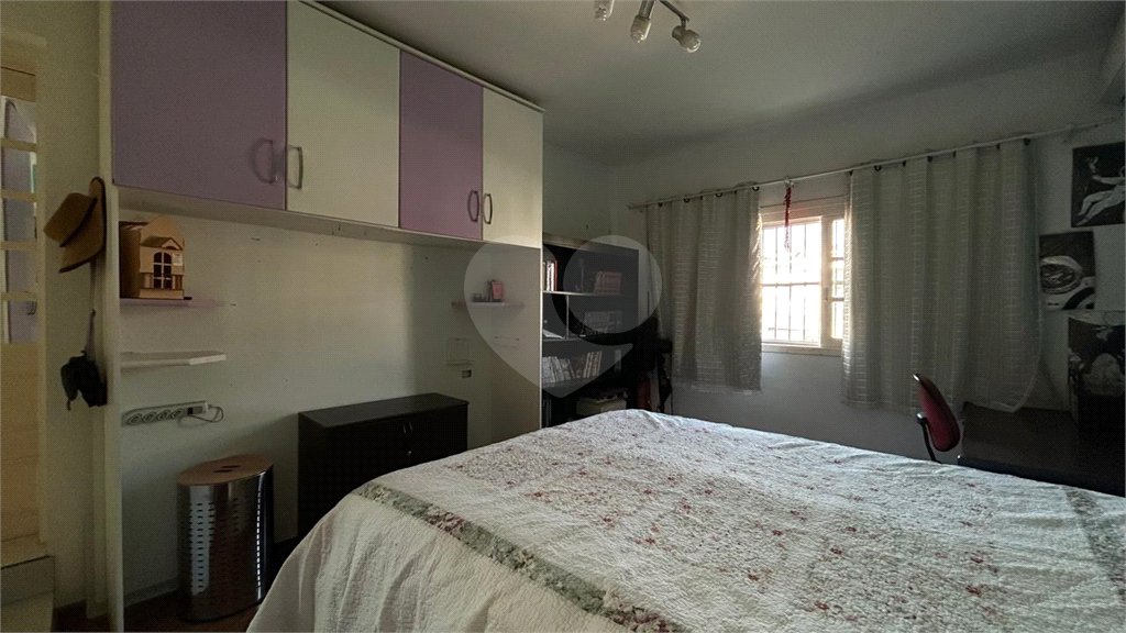Casa à venda com 3 quartos, sendo 1 suíte, no condomínio Marcia Miyashiro, São Paulo - SP