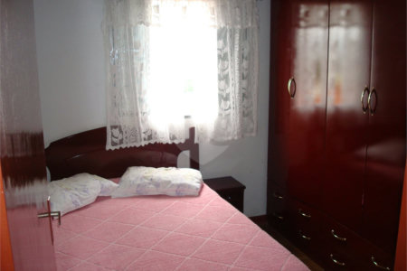 Sobrado à venda com 3 quartos em Vila Romanópolis, Ferraz de Vasconcelos, SP