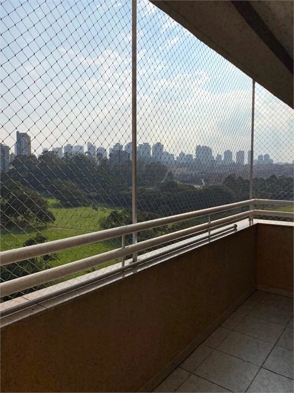Apartamento à venda com 4 quartos, sendo 2 suítes,  em Paraíso do Morumbi, São Paulo, SP