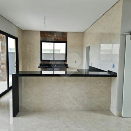 Casa à venda com 3 quartos, sendo 4 suítes, no condomínio Reserva dos Vinhedos, Louveira - SP