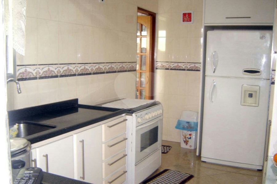 Sobrado à venda com 3 quartos, sendo 1 suíte, em Vila São João Batista, Guarulhos, SP