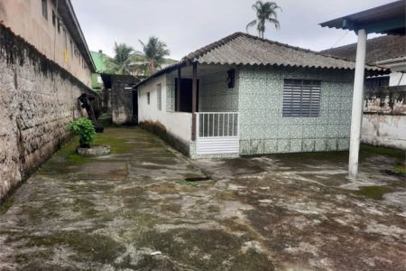 Terreno de 503 m² com Casa à Venda em Vicente de Carvalho | Excelente Oportunidade para Investidores Próximo ao Futuro Túnel Santos–Guarujá