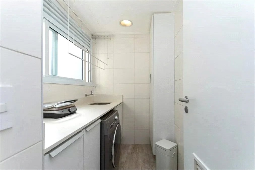 Apartamento à venda com 3 quartos, sendo 2 suítes, em Água Branca, São Paulo, SP