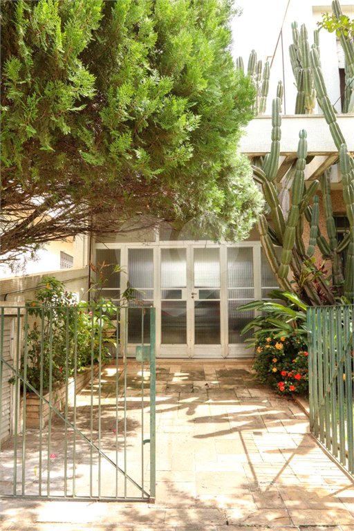 Casa à venda com 3 quartos no condomínio Paderewsky, São Paulo - SP