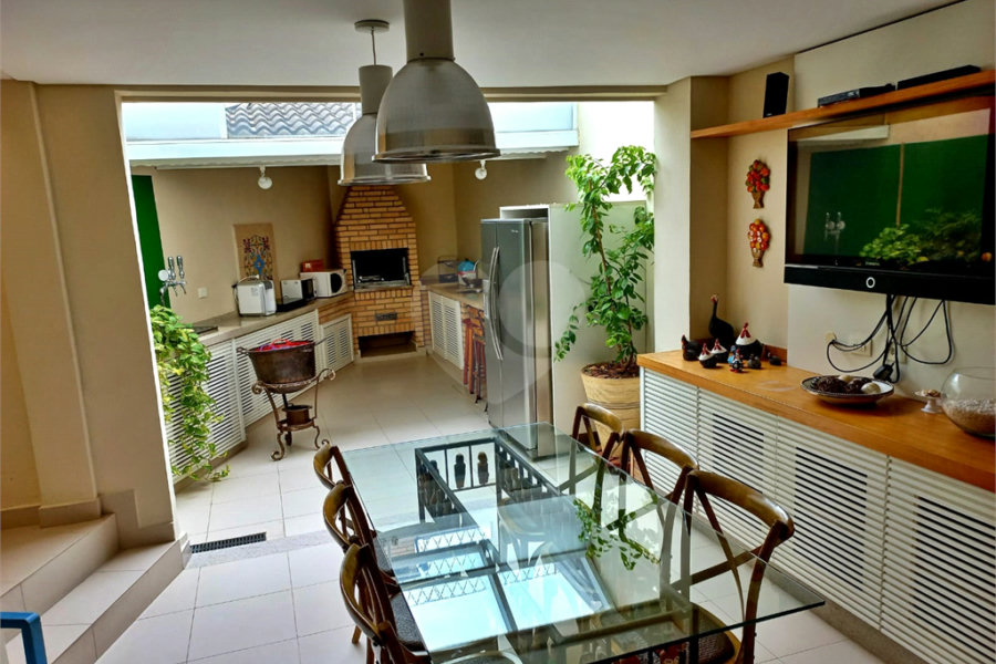 Casa à venda com 3 suítes no condomínio Maison Montparnasse, São Paulo - SP