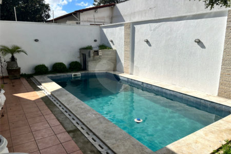 Casa à venda com 4 quartos, sendo 3 suítes, em Chácara Monte Alegre, São Paulo, SP