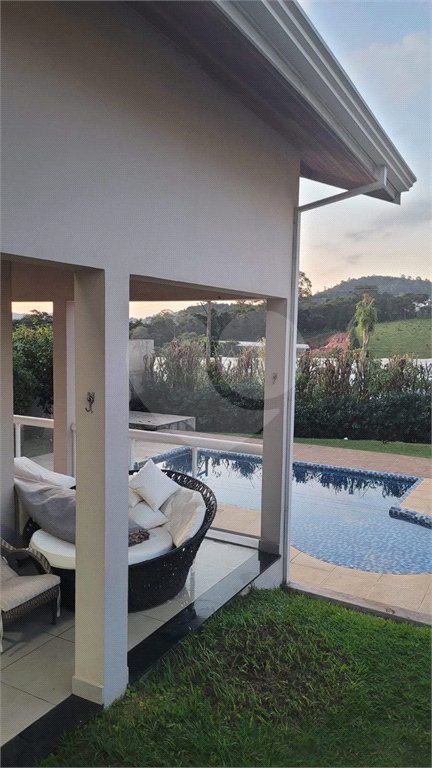 Casa em condomínio à venda com 4 suítes em Guaxinduva, Atibaia, SP