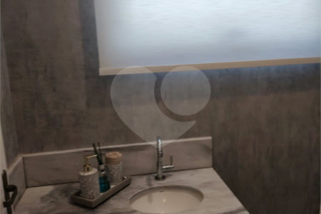 Casa à venda com 3 quartos, sendo 1 suíte,  no condomínio Residencial Jardim das Palmeiras, Vinhedo - SP