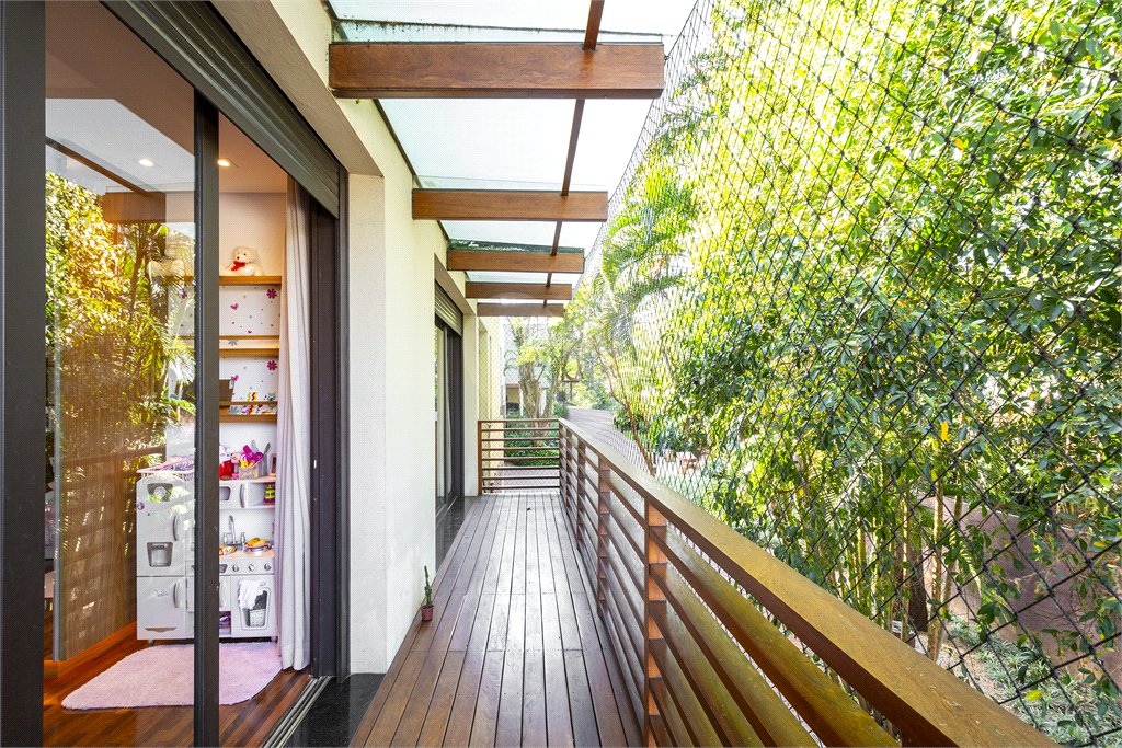 Casa à venda com 4 suítes no condomínio Vila Flora, São Paulo - SP