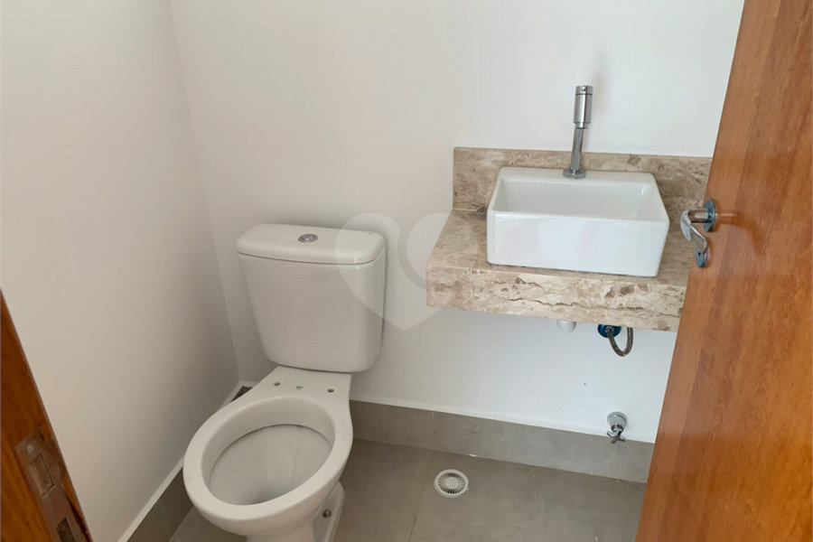 Casa à venda com 2 suítes no condomínio Residencial Napoles, São Paulo - SP