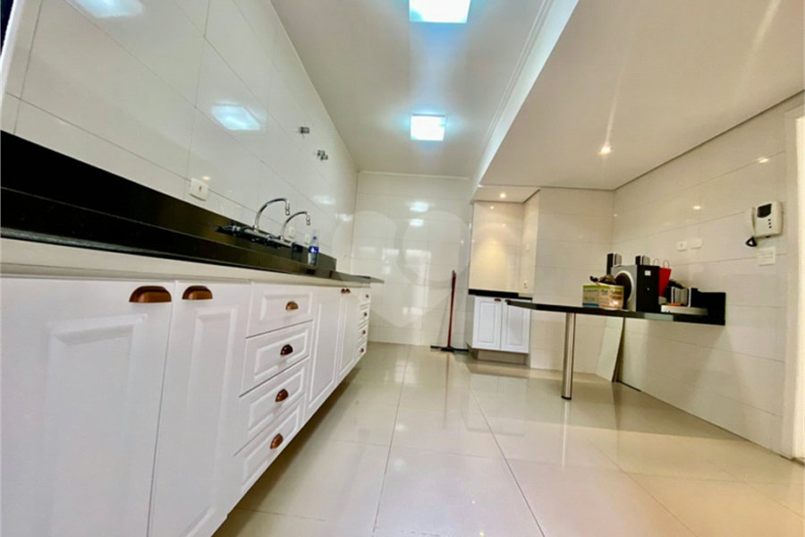 Sobrado à venda com 4 quartos, sendo 3 suítes, em Vila Ester (zona Norte), São Paulo, SP