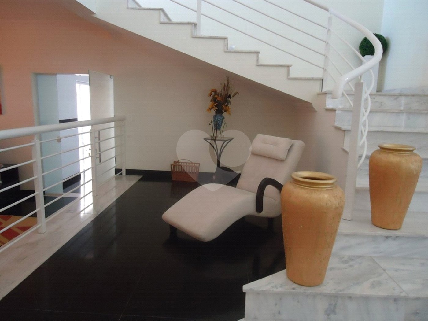 Casa à venda com 6 quartos, sendo 4 suítes,  no condomínio Monte Belo, Salto - SP