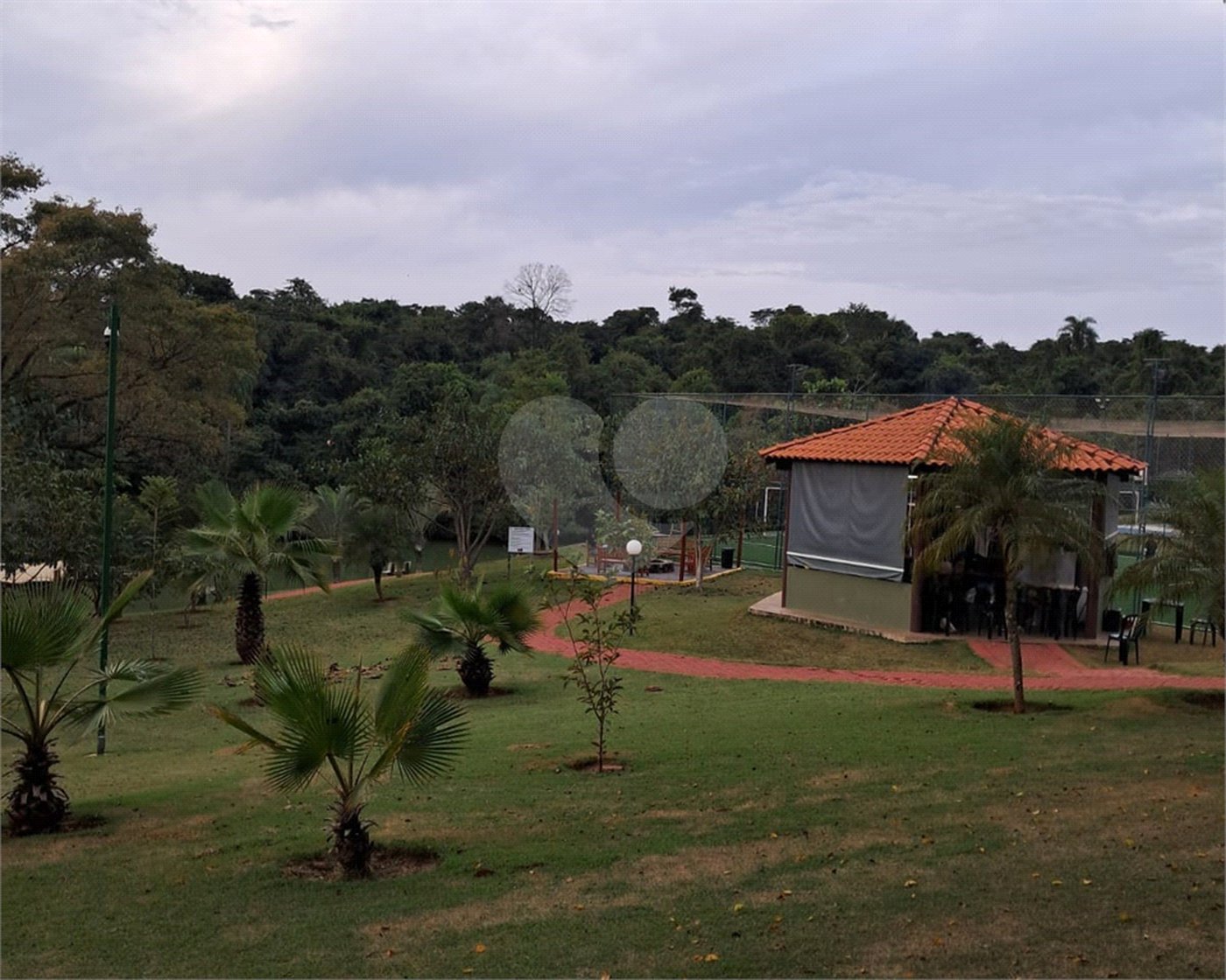 Casa à venda com 3 quartos, sendo 1 suíte,  no condomínio Helena Maria, Sorocaba - SP