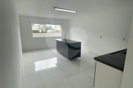 Sobrado à venda com 3 quartos, sendo 2 suítes,  em Vila Oliveira, Mogi das Cruzes, SP