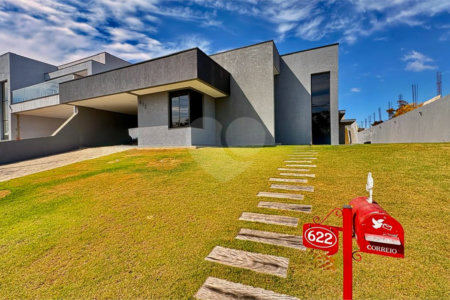 Casa à venda com 3 suítes no condomínio Village Ipanema 2, Araçoiaba da Serra - SP
