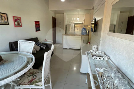 Apartamento à venda com 1 quarto em Taperapuan, Porto Seguro, BA